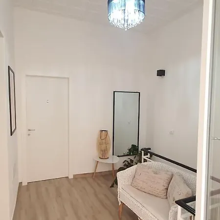 Blanc - Monolocali Indipendenti Con Cucina E Bagno Privato - Check-in E Check-out Con Codice In Autonomia H24 - Terrazza In Comune Necessario Avere Wathsapp O App Di Messaggistica Istantanea Per Foto E Video * Гуспини