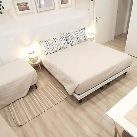 Daire Blanc - Monolocali Indipendenti Con Cucina E Bagno Privato - Check-in E Check-out Con Codice In Autonomia H24 - Terrazza In Comune Necessario Avere Wathsapp O App Di Messaggistica Istantanea Per Foto E Video