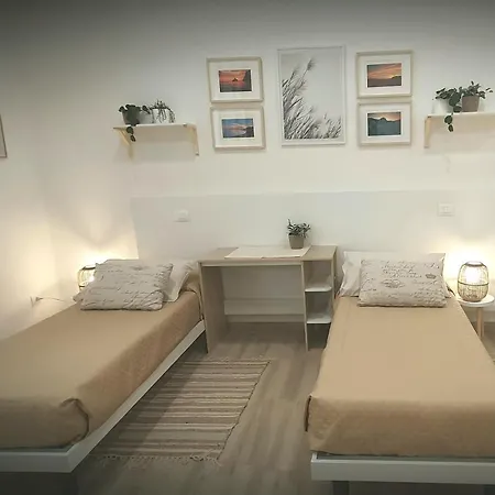 Blanc - Monolocali Indipendenti Con Cucina E Bagno Privato - Check-in E Check-out Con Codice In Autonomia H24 - Terrazza In Comune Necessario Avere Wathsapp O App Di Messaggistica Istantanea Per Foto E Video شقة