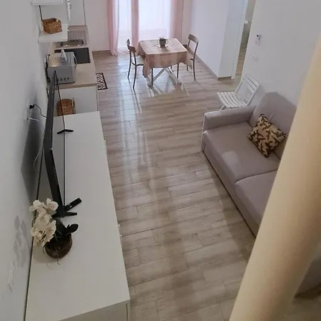 Blanc - Monolocali Indipendenti Con Cucina E Bagno Privato - Check-in E Check-out Con Codice In Autonomia H24 - Terrazza In Comune Necessario Avere Wathsapp O App Di Messaggistica Istantanea Per Foto E Video Daire