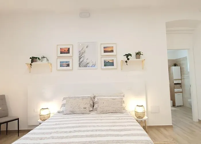 Blanc - Monolocali Indipendenti Con Cucina E Bagno Privato - Check-in E Check-out Con Codice In Autonomia H24 - Terrazza In Comune Necessario Avere Wathsapp O App Di Messaggistica Istantanea Per Foto E Video Daire Guspini