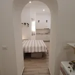 Blanc - Monolocali Indipendenti Con Cucina E Bagno Privato - Check-in E Check-out Con Codice In Autonomia H24 - Terrazza In Comune Necessario Avere Wathsapp O App Di Messaggistica Istantanea Per Foto E Video