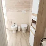 Blanc - Monolocali Indipendenti Con Cucina E Bagno Privato - Check-in E Check-out Con Codice In Autonomia H24 - Terrazza In Comune Necessario Avere Wathsapp O App Di Messaggistica Istantanea Per Foto E Video Apartman *