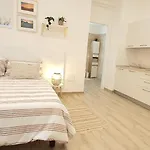 Apartman Blanc - Monolocali Indipendenti Con Cucina E Bagno Privato - Check-in E Check-out Con Codice In Autonomia H24 - Terrazza In Comune Necessario Avere Wathsapp O App Di Messaggistica Istantanea Per Foto E Video *