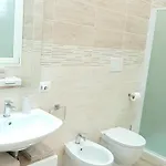Apartman Blanc - Monolocali Indipendenti Con Cucina E Bagno Privato - Check-in E Check-out Con Codice In Autonomia H24 - Terrazza In Comune Necessario Avere Wathsapp O App Di Messaggistica Istantanea Per Foto E Video Guspini