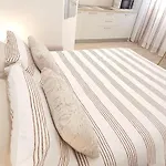Apartman Blanc - Monolocali Indipendenti Con Cucina E Bagno Privato - Check-in E Check-out Con Codice In Autonomia H24 - Terrazza In Comune Necessario Avere Wathsapp O App Di Messaggistica Istantanea Per Foto E Video Guspini