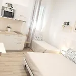 Blanc - Monolocali Indipendenti Con Cucina E Bagno Privato - Check-in E Check-out Con Codice In Autonomia H24 - Terrazza In Comune Necessario Avere Wathsapp O App Di Messaggistica Istantanea Per Foto E Video Apartman Guspini