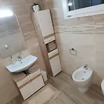 شقة Blanc - Monolocali Indipendenti Con Cucina E Bagno Privato - Check-in E Check-out Con Codice In Autonomia H24 - Terrazza In Comune Necessario Avere Wathsapp O App Di Messaggistica Istantanea Per Foto E Video *