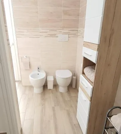 Blanc - Monolocali Indipendenti Con Cucina E Bagno Privato - Check-in E Check-out Con Codice In Autonomia H24 - Terrazza In Comune Necessario Avere Wathsapp O App Di Messaggistica Istantanea Per Foto E Video Apartamento *