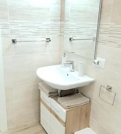 Apartamento Blanc - Monolocali Indipendenti Con Cucina E Bagno Privato - Check-in E Check-out Con Codice In Autonomia H24 - Terrazza In Comune Necessario Avere Wathsapp O App Di Messaggistica Istantanea Per Foto E Video Guspini