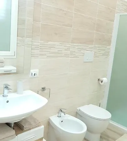 Apartamento Blanc - Monolocali Indipendenti Con Cucina E Bagno Privato - Check-in E Check-out Con Codice In Autonomia H24 - Terrazza In Comune Necessario Avere Wathsapp O App Di Messaggistica Istantanea Per Foto E Video Guspini