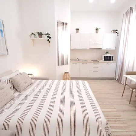 Blanc - Monolocali Indipendenti Con Cucina E Bagno Privato - Check-in E Check-out Con Codice In Autonomia H24 - Terrazza In Comune Necessario Avere Wathsapp O App Di Messaggistica Istantanea Per Foto E Video Guspini