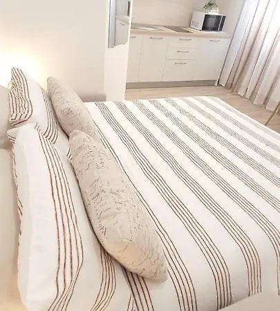 Apartamento Blanc - Monolocali Indipendenti Con Cucina E Bagno Privato - Check-in E Check-out Con Codice In Autonomia H24 - Terrazza In Comune Necessario Avere Wathsapp O App Di Messaggistica Istantanea Per Foto E Video Guspini