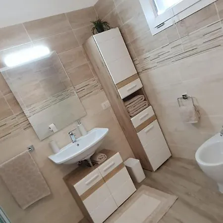 Apartamento Blanc - Monolocali Indipendenti Con Cucina E Bagno Privato - Check-in E Check-out Con Codice In Autonomia H24 - Terrazza In Comune Necessario Avere Wathsapp O App Di Messaggistica Istantanea Per Foto E Video *