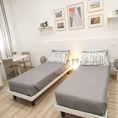 Blanc - Monolocali Indipendenti Con Cucina E Bagno Privato - Check-in E Check-out Con Codice In Autonomia H24 - Terrazza In Comune Necessario Avere Wathsapp O App Di Messaggistica Istantanea Per Foto E Video *