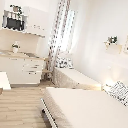 Blanc - Monolocali Indipendenti Con Cucina E Bagno Privato - Check-in E Check-out Con Codice In Autonomia H24 - Terrazza In Comune Necessario Avere Wathsapp O App Di Messaggistica Istantanea Per Foto E Video Apartamento Guspini