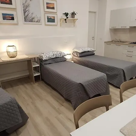 Blanc - Monolocali Indipendenti Con Cucina E Bagno Privato - Check-in E Check-out Con Codice In Autonomia H24 - Terrazza In Comune Necessario Avere Wathsapp O App Di Messaggistica Istantanea Per Foto E Video Apartman