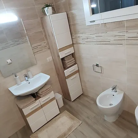 Apartamento Blanc - Monolocali Indipendenti Con Cucina E Bagno Privato - Check-in E Check-out Con Codice In Autonomia H24 - Terrazza In Comune Necessario Avere Wathsapp O App Di Messaggistica Istantanea Per Foto E Video *