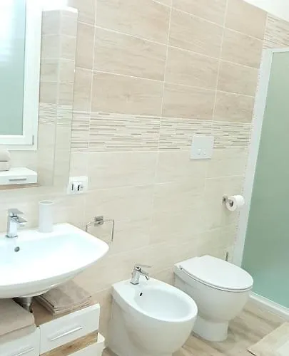 Apartman Blanc - Monolocali Indipendenti Con Cucina E Bagno Privato - Check-in E Check-out Con Codice In Autonomia H24 - Terrazza In Comune Necessario Avere Wathsapp O App Di Messaggistica Istantanea Per Foto E Video Guspini