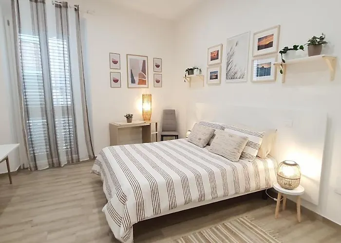 Apartman Blanc - Monolocali Indipendenti Con Cucina E Bagno Privato - Check-in E Check-out Con Codice In Autonomia H24 - Terrazza In Comune Necessario Avere Wathsapp O App Di Messaggistica Istantanea Per Foto E Video *